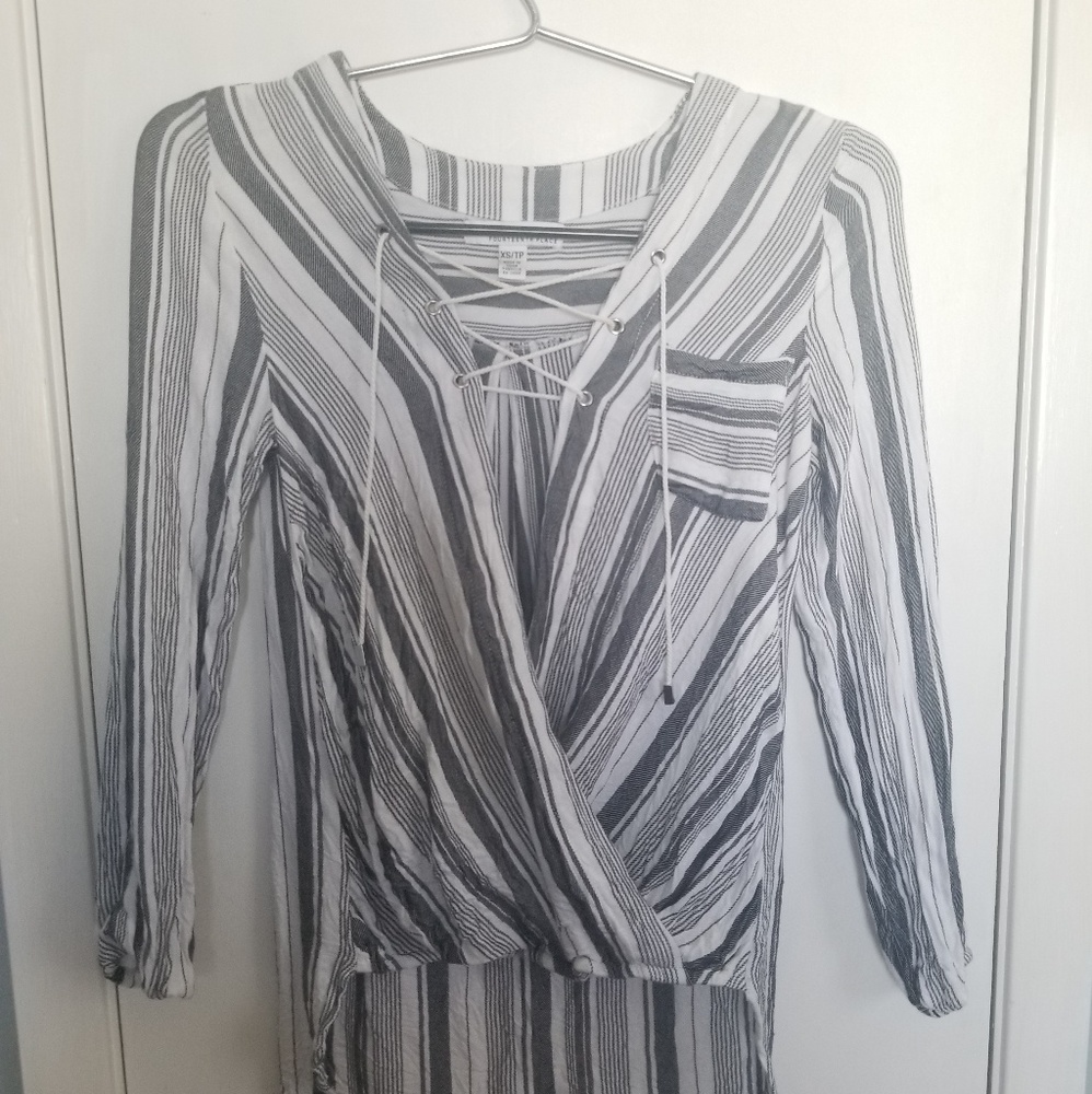 Like new women's 3/4 length sleeve top